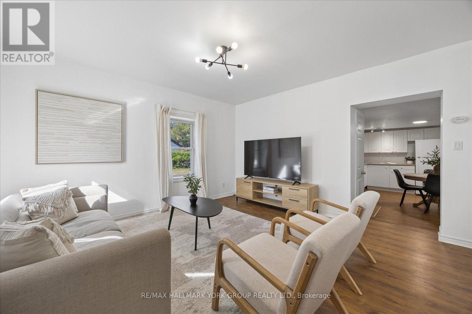 28 St James Street, Georgina, ON