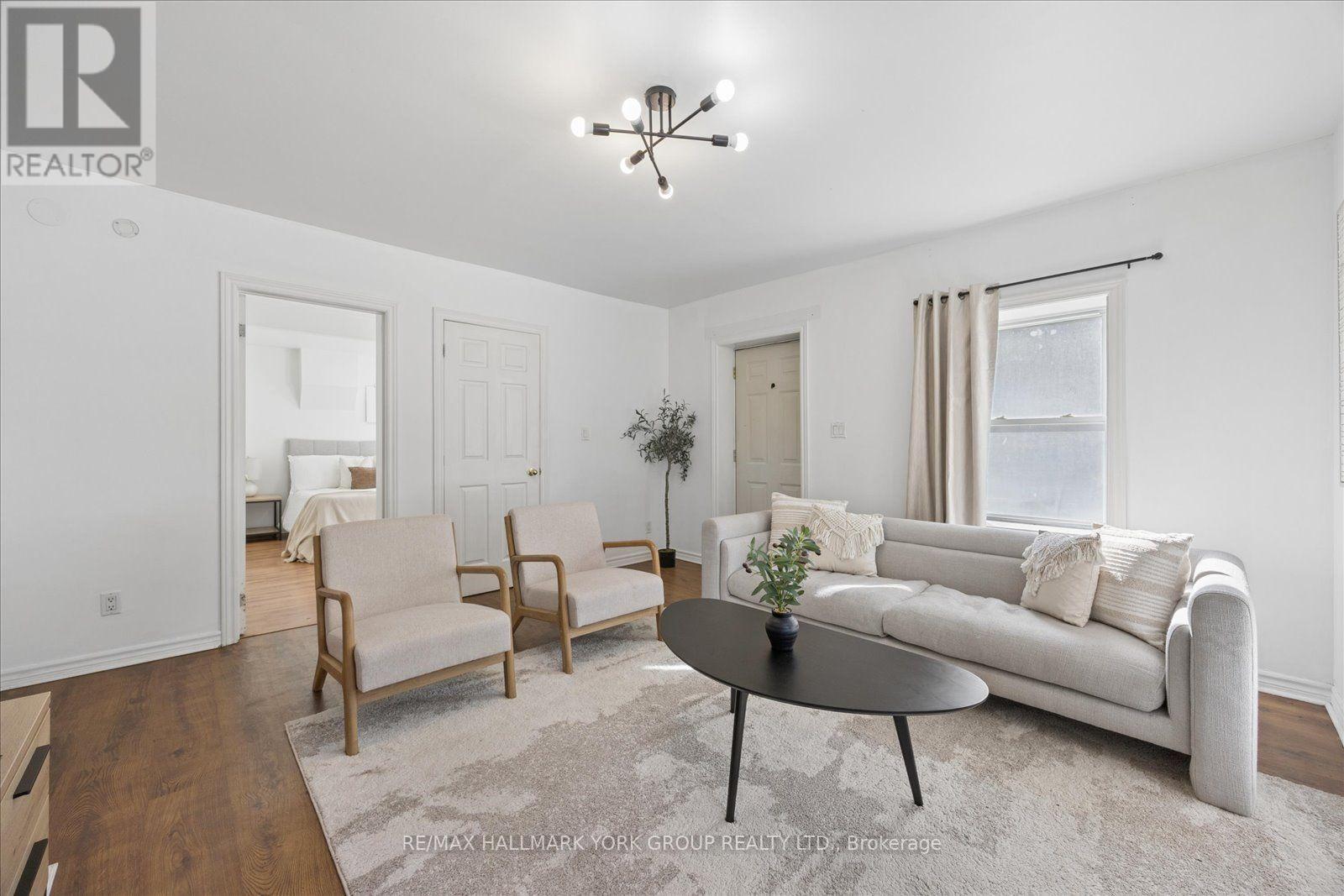 28 St James Street, Georgina, ON