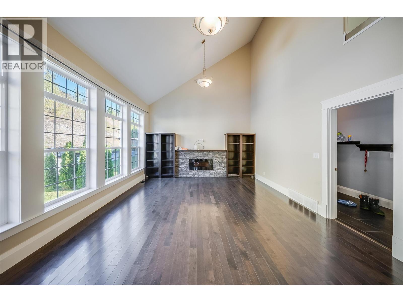 3732 5Th Avenue, Castlegar, BC