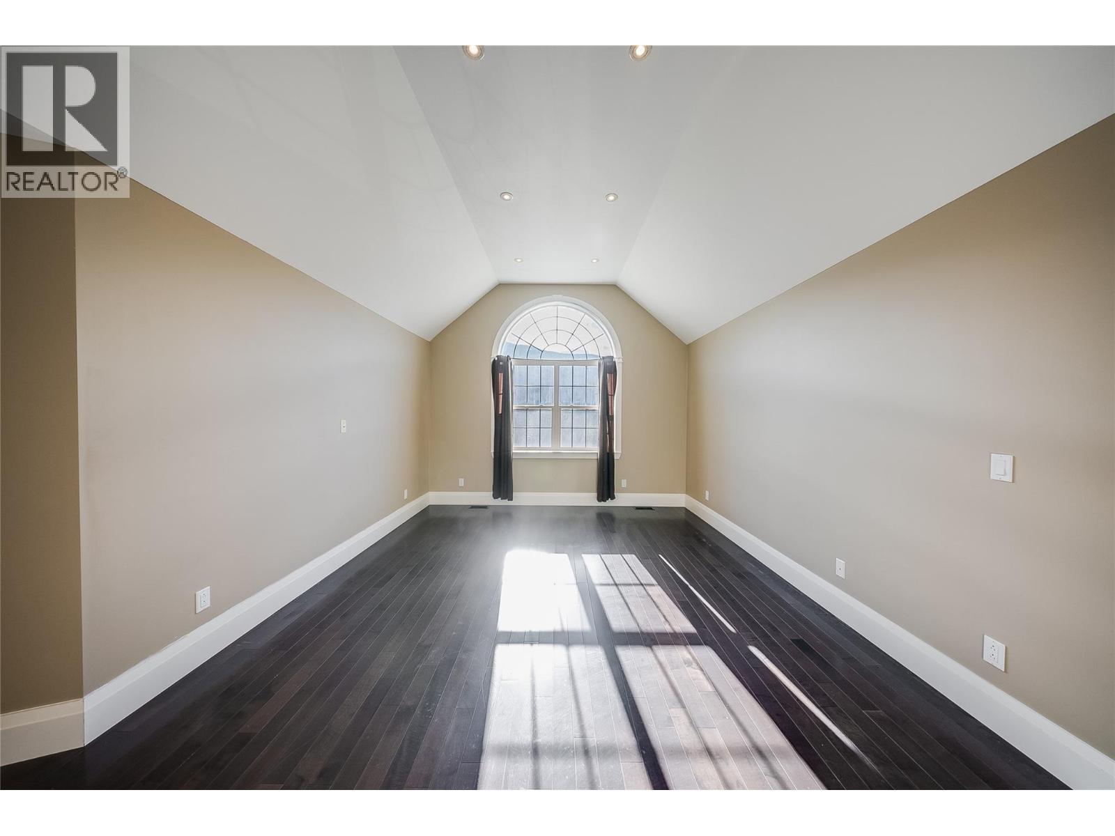 3732 5Th Avenue, Castlegar, BC