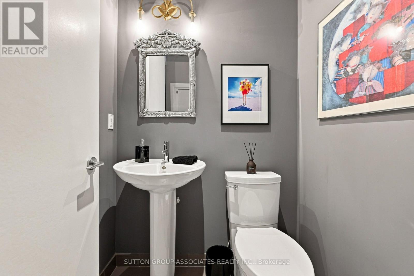 Th9 - 385 Brunswick Avenue, Toronto, ON