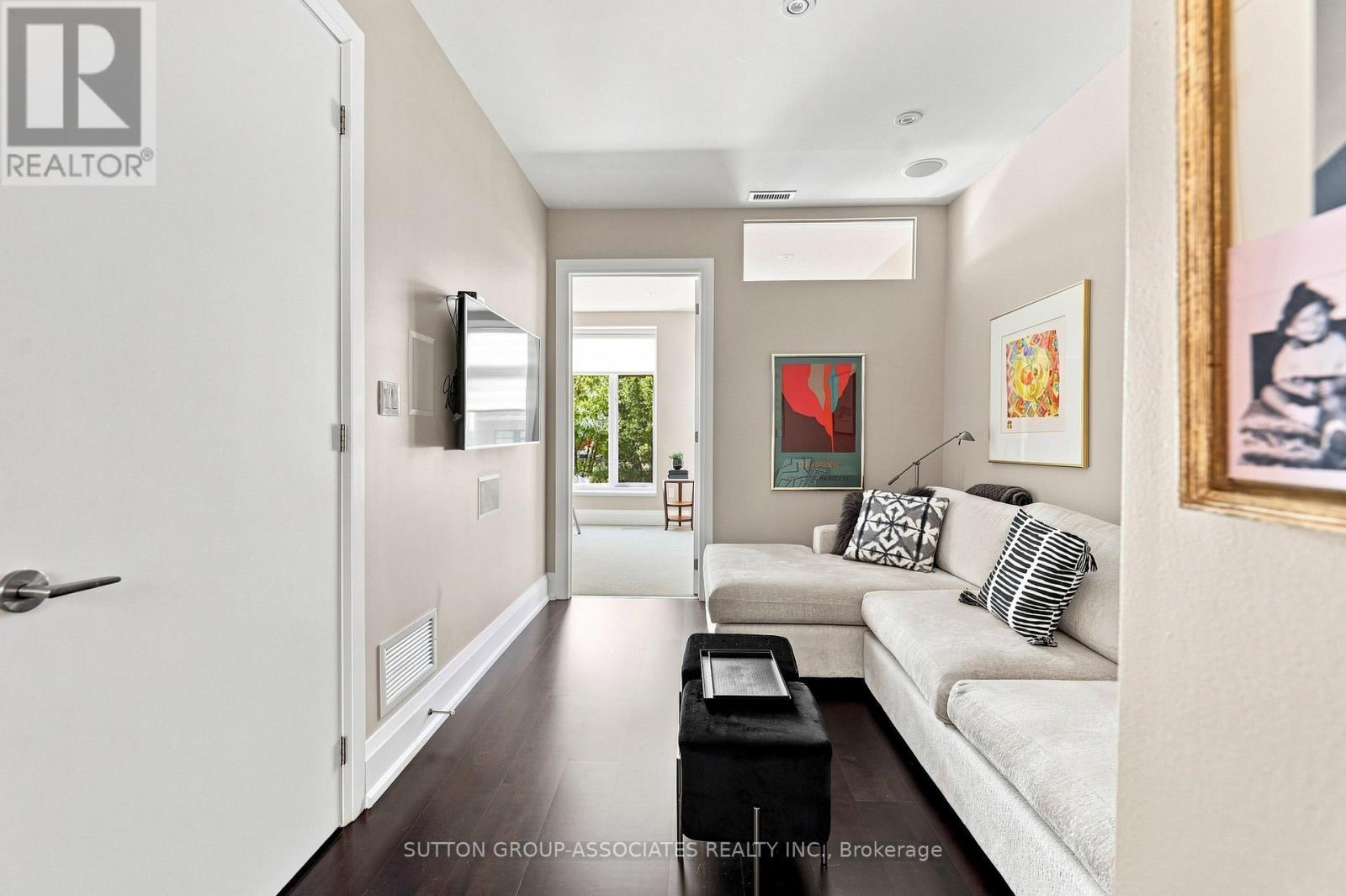 Th9 - 385 Brunswick Avenue, Toronto, ON