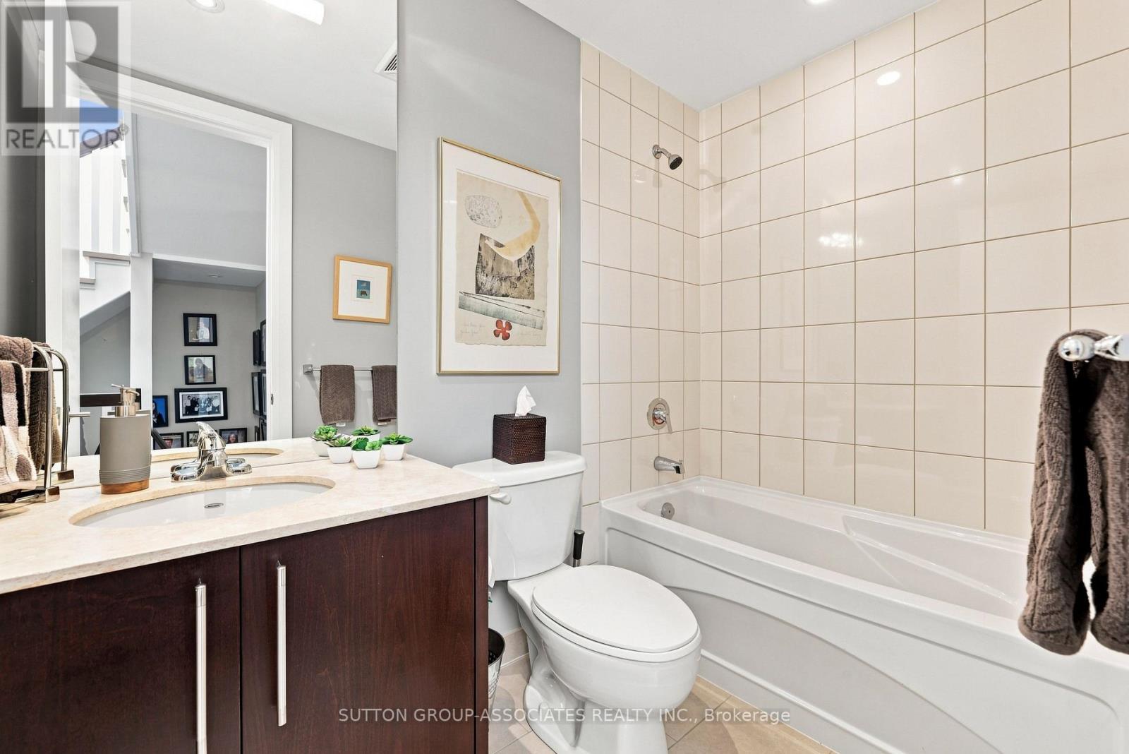 Th9 - 385 Brunswick Avenue, Toronto, ON