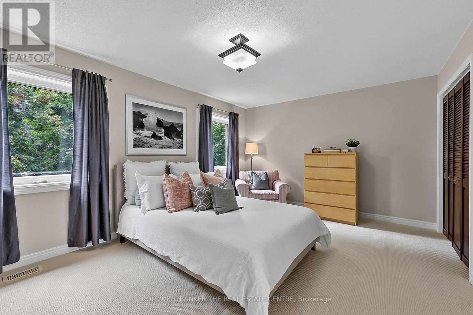 37 Rainbow Court, Georgina, ON