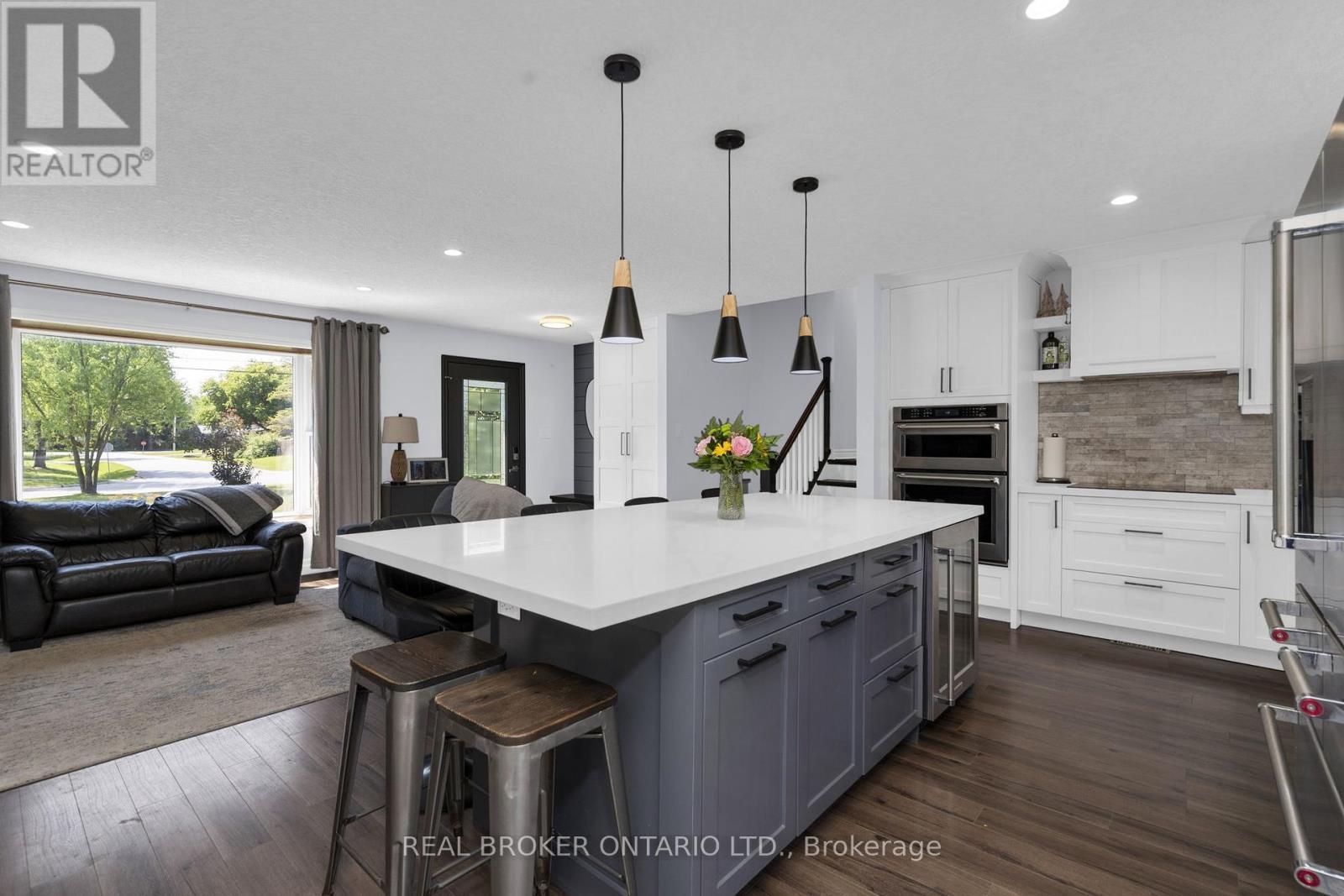 213 Centre Street, Essa, ON