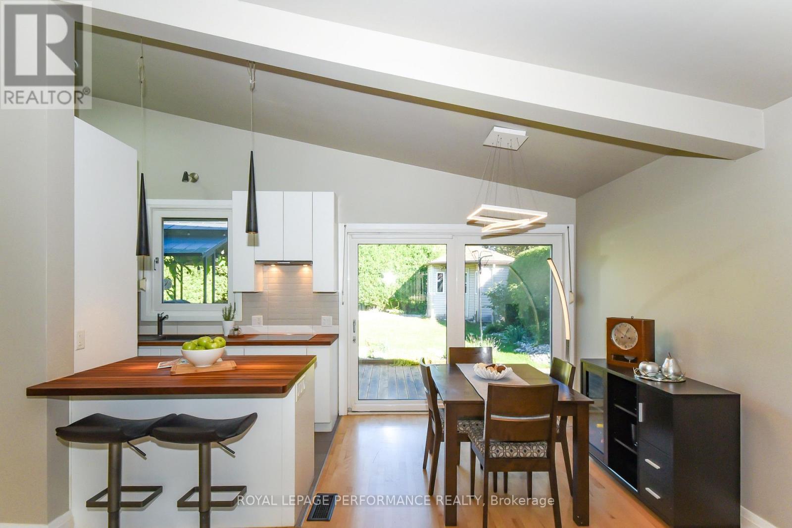 1554 Chomley Crescent, Ottawa, ON