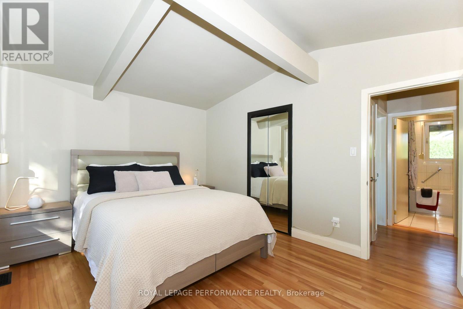 1554 Chomley Crescent, Ottawa, ON