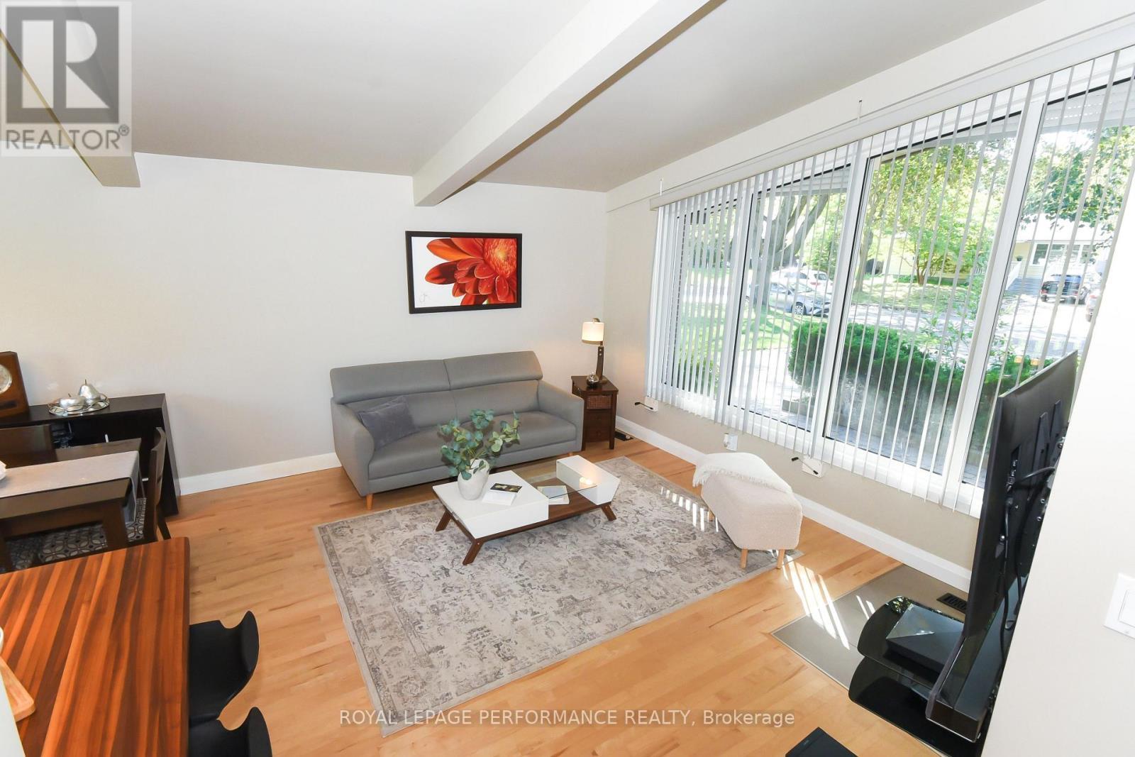 1554 Chomley Crescent, Ottawa, ON