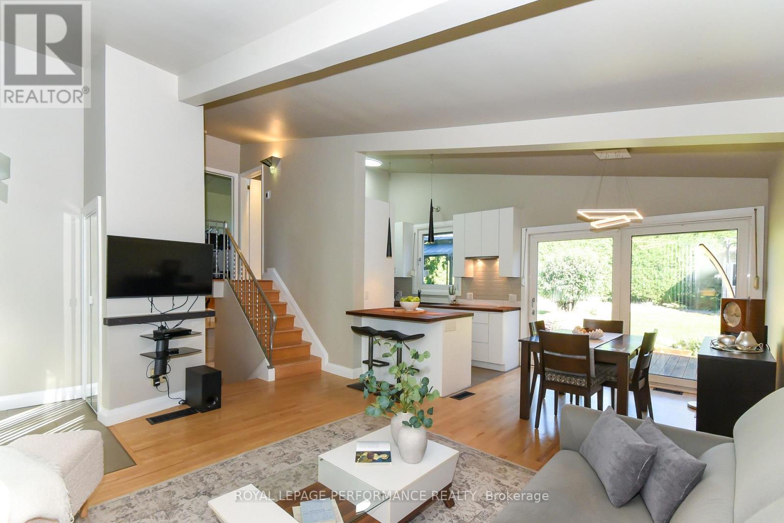 1554 Chomley Crescent, Ottawa, ON