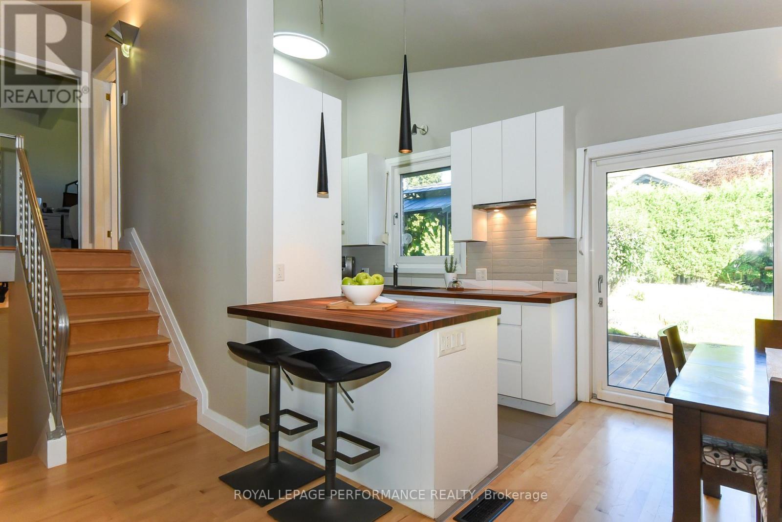 1554 Chomley Crescent, Ottawa, ON