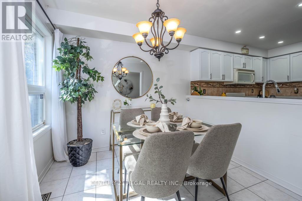43 Waterton Crescent, Richmond Hill, ON