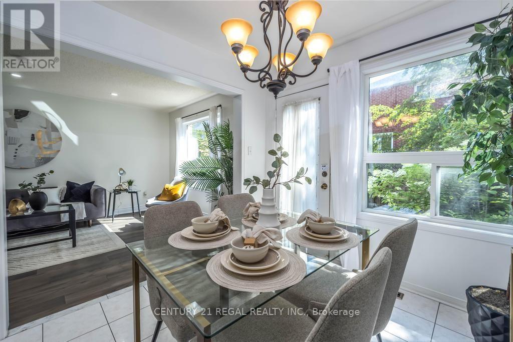 43 Waterton Crescent, Richmond Hill, ON