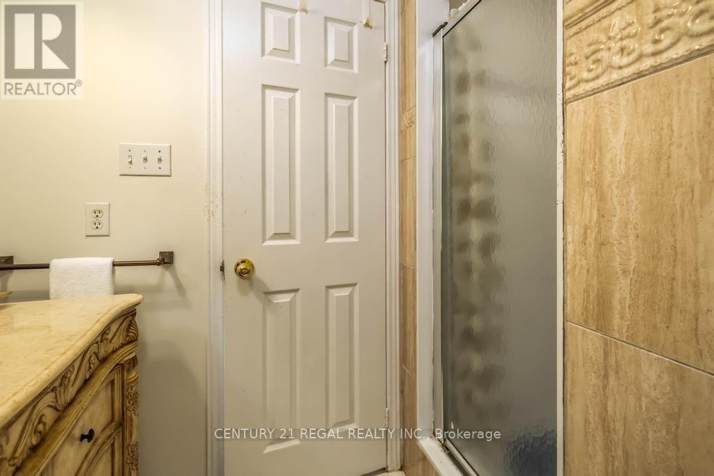 43 Waterton Crescent, Richmond Hill, ON
