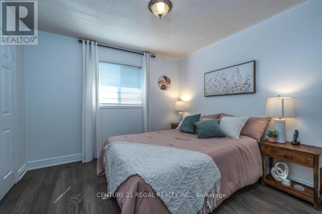43 Waterton Crescent, Richmond Hill, ON