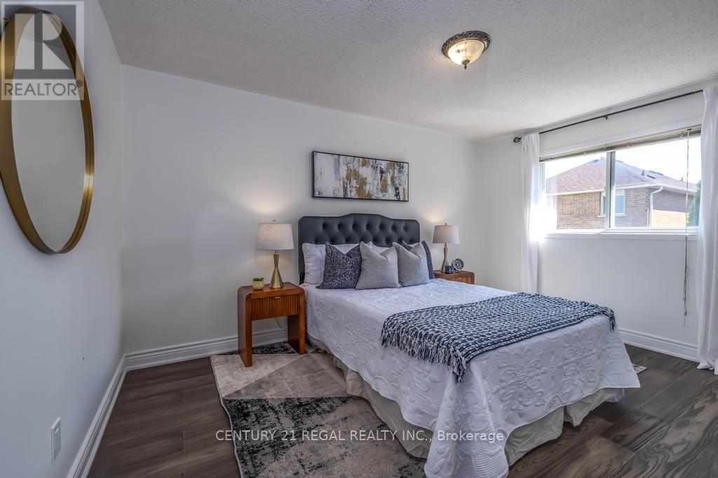 43 Waterton Crescent, Richmond Hill, ON