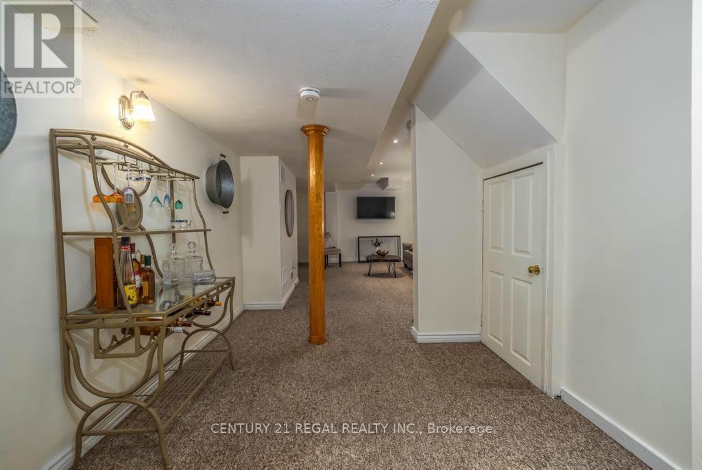 43 Waterton Crescent, Richmond Hill, ON