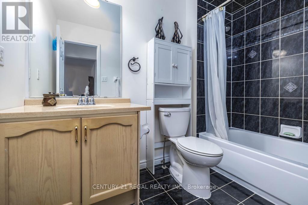 43 Waterton Crescent, Richmond Hill, ON