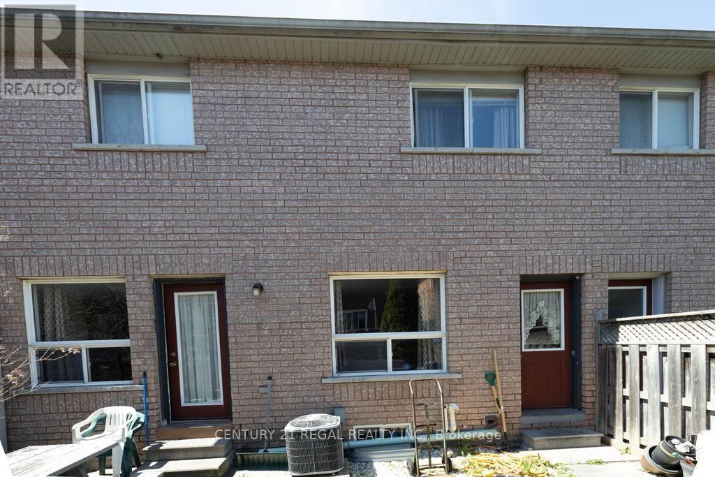 43 Waterton Crescent, Richmond Hill, ON