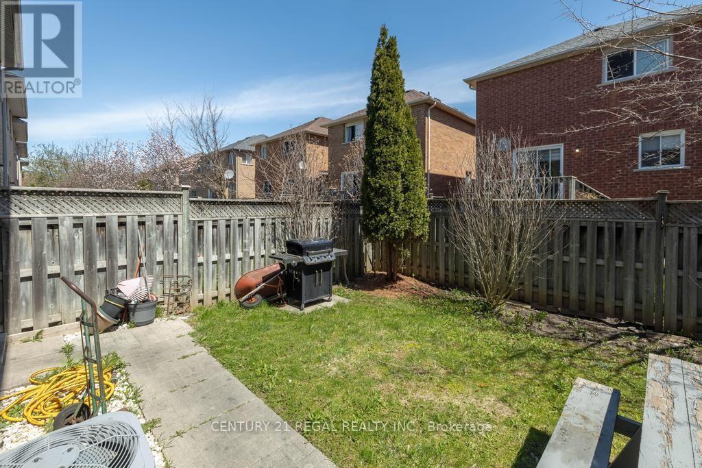 43 Waterton Crescent, Richmond Hill, ON