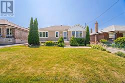 295 FALSTAFF AVENUE Toronto, ON M6L 2G4