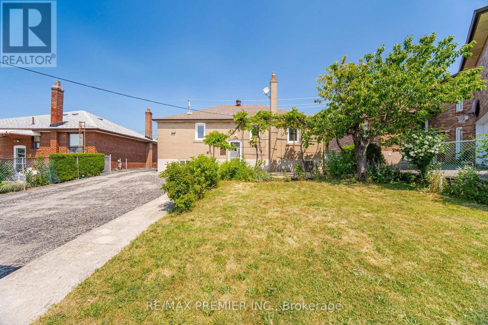 295 Falstaff Avenue, Toronto, ON