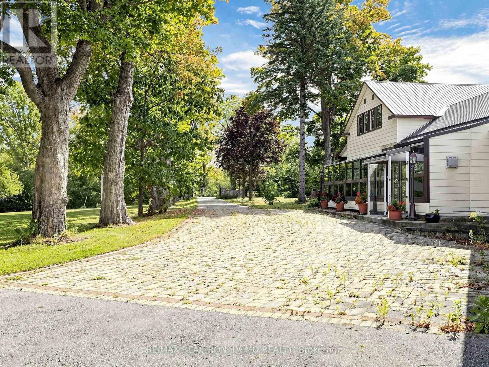 660 Fourth Line, Otonabee-South Monaghan, ON