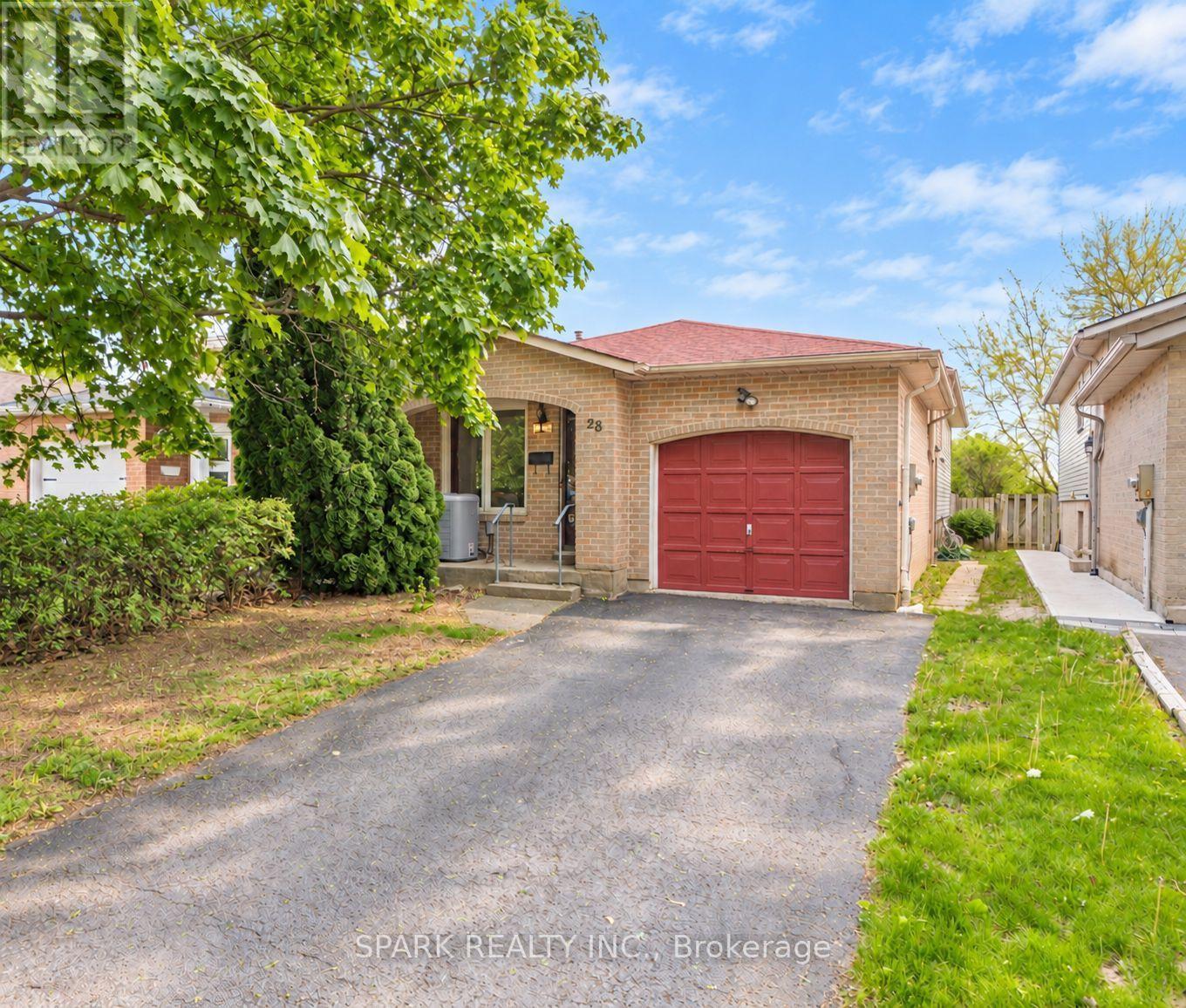 28 Lampman Crescent, Thorold, ON