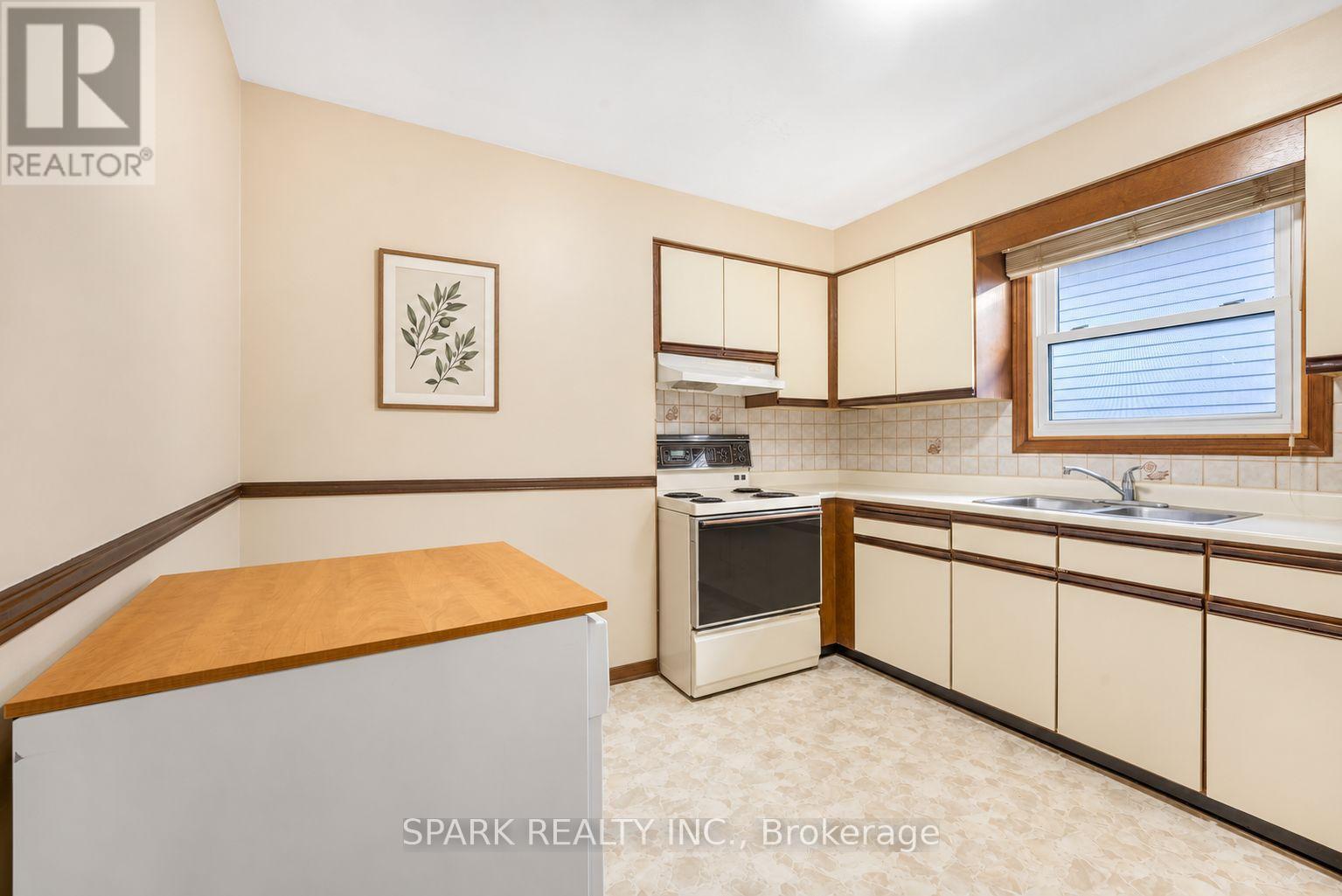28 Lampman Crescent, Thorold, ON