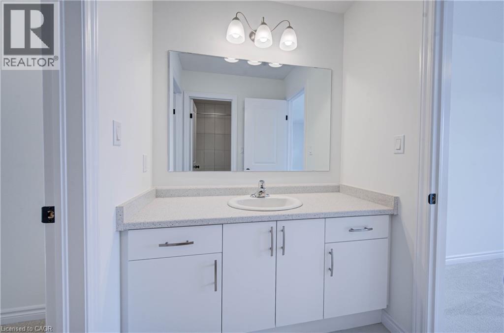 10 Munn Crescent, Paris, ON