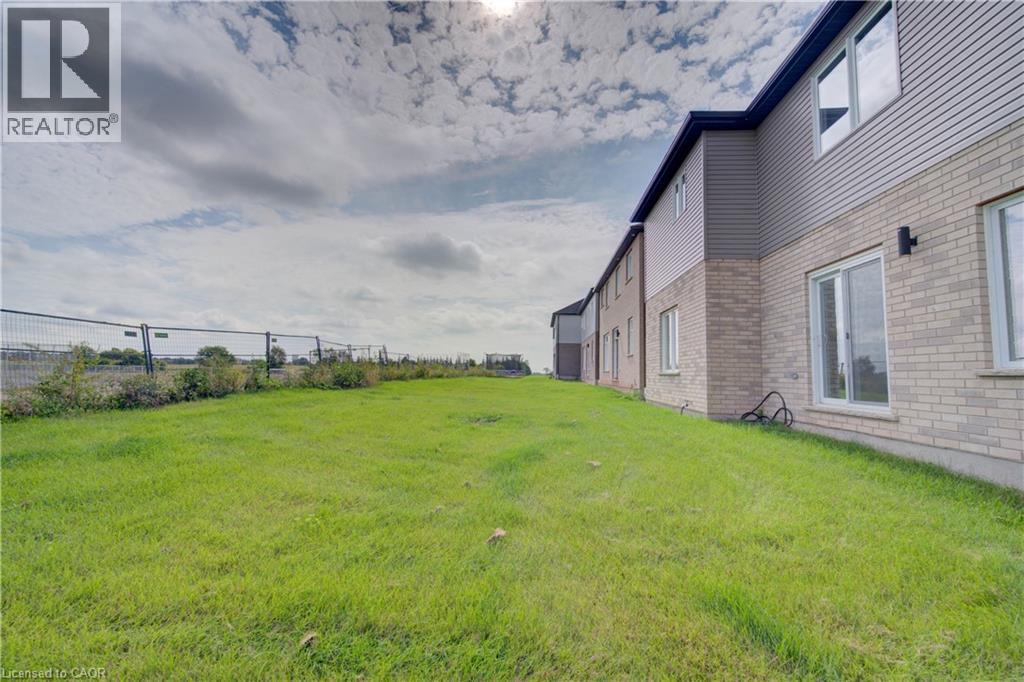 10 Munn Crescent, Paris, ON