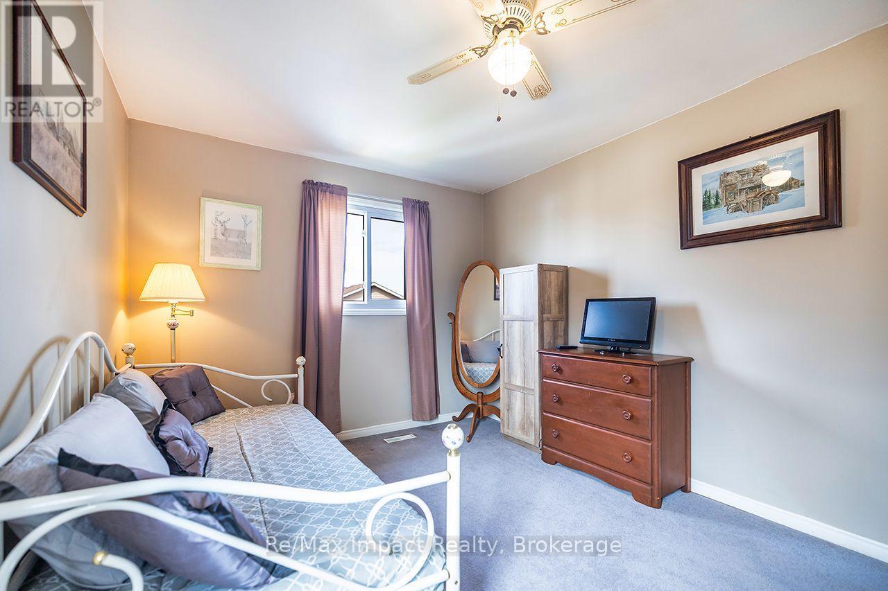 122 Wright Crescent, Ajax (Central), ON