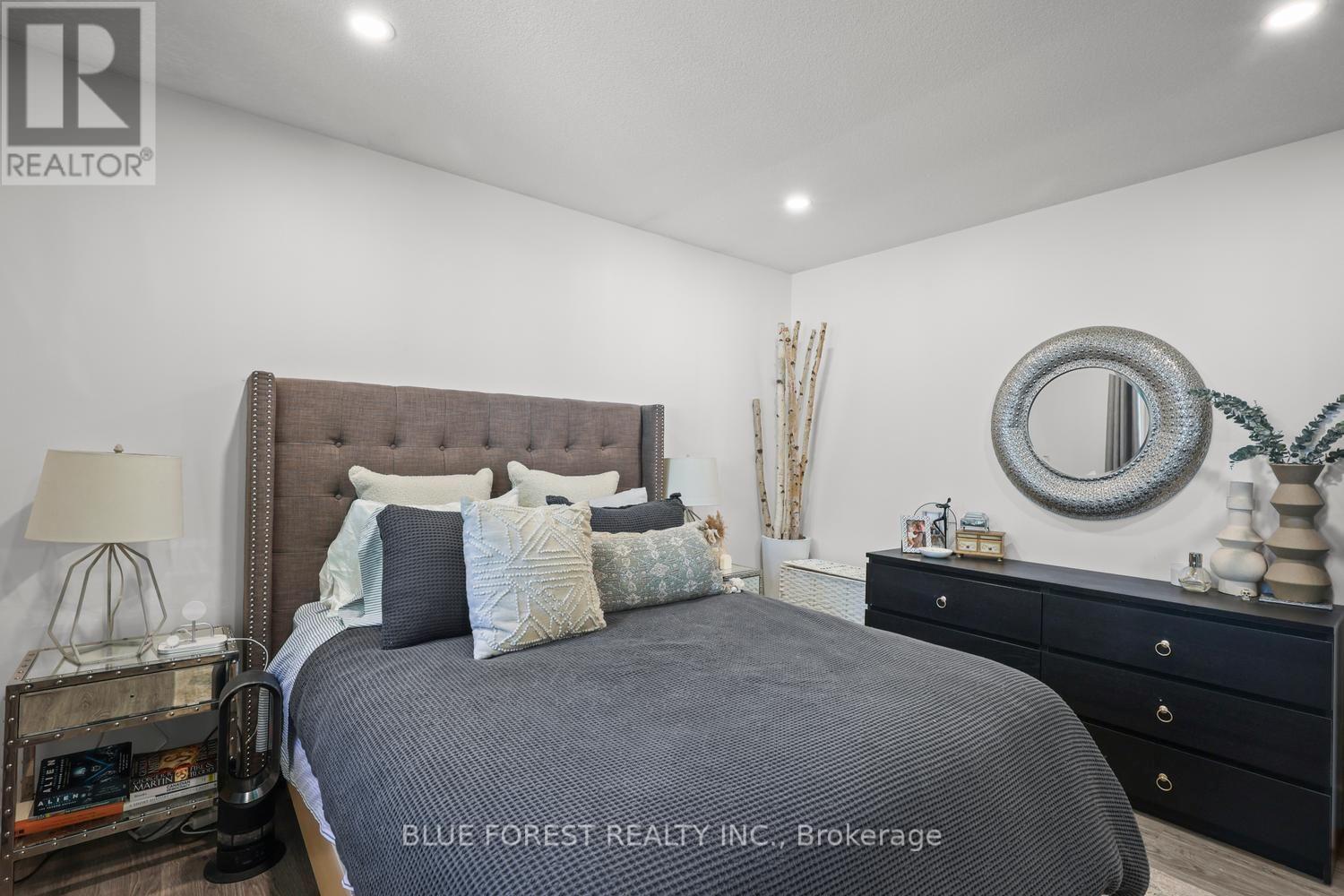 38 Stroud Crescent, London South (South X), ON
