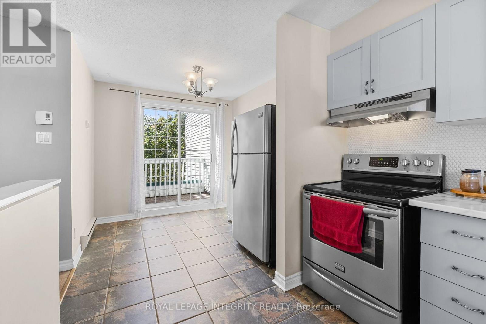 5 - 10 Castlegreen Private, Ottawa, ON