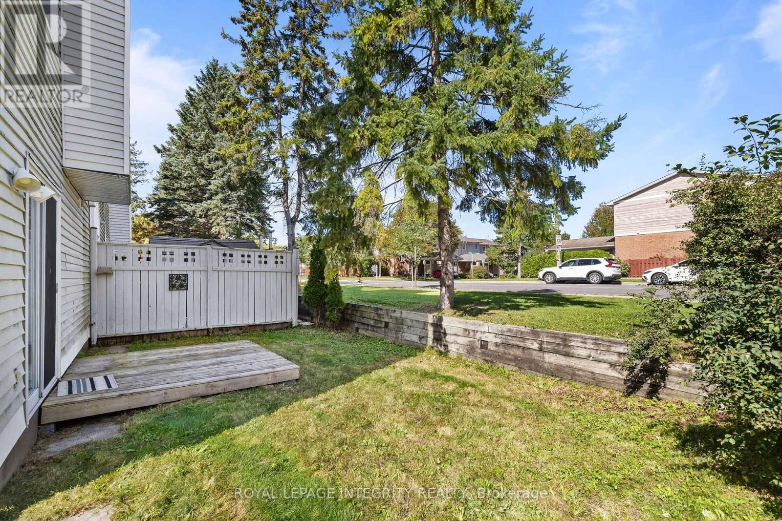 5 - 10 Castlegreen Private, Ottawa, ON