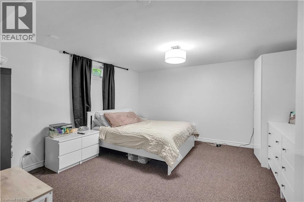 26 Penny Lane, Brantford, ON
