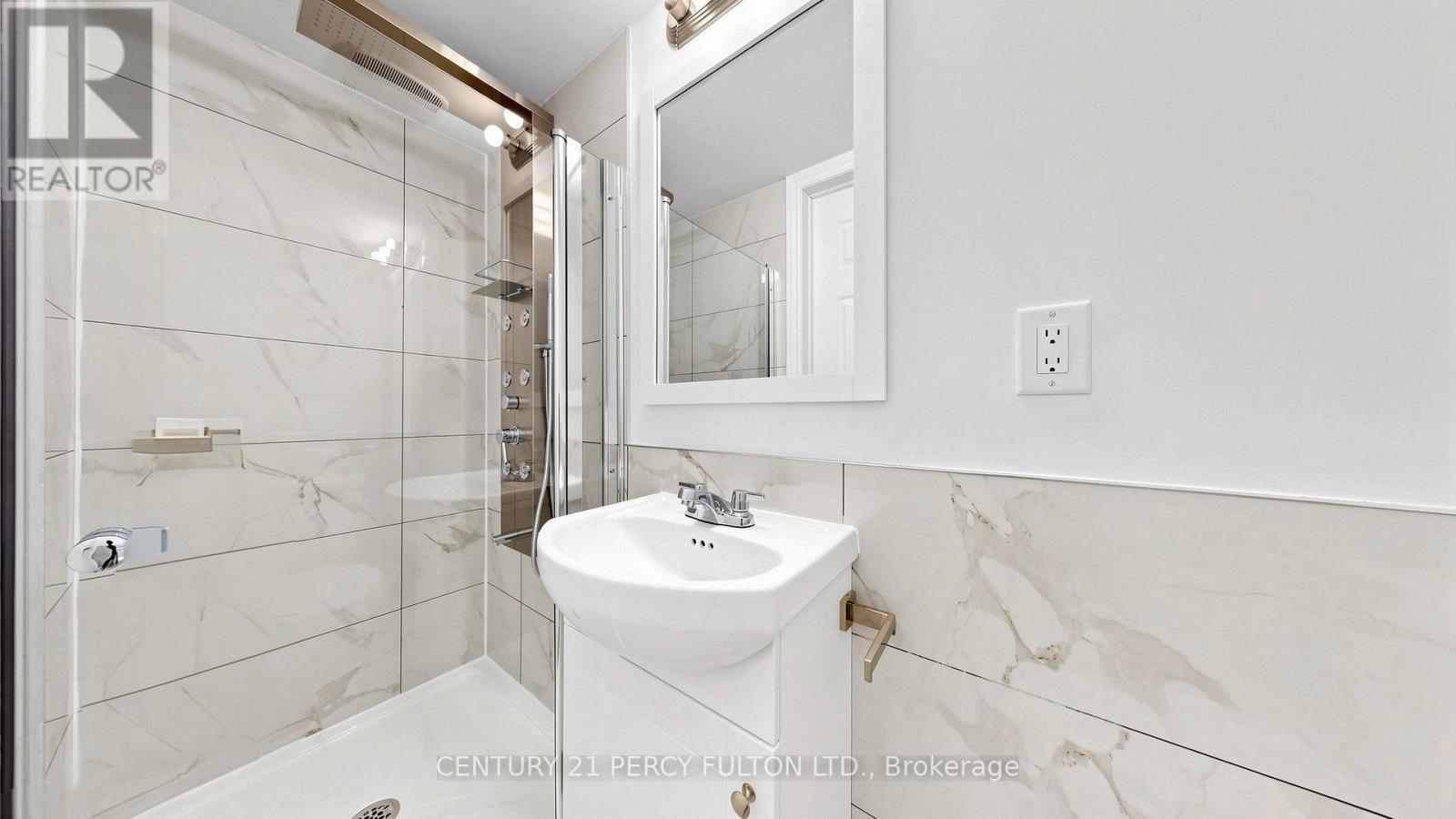 18 Tipton Crescent, Ajax, ON