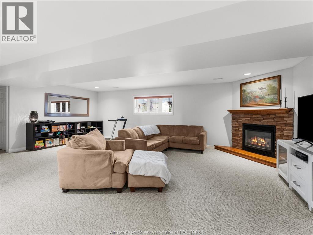1117 Monarch Meadows Drive, Lakeshore, ON