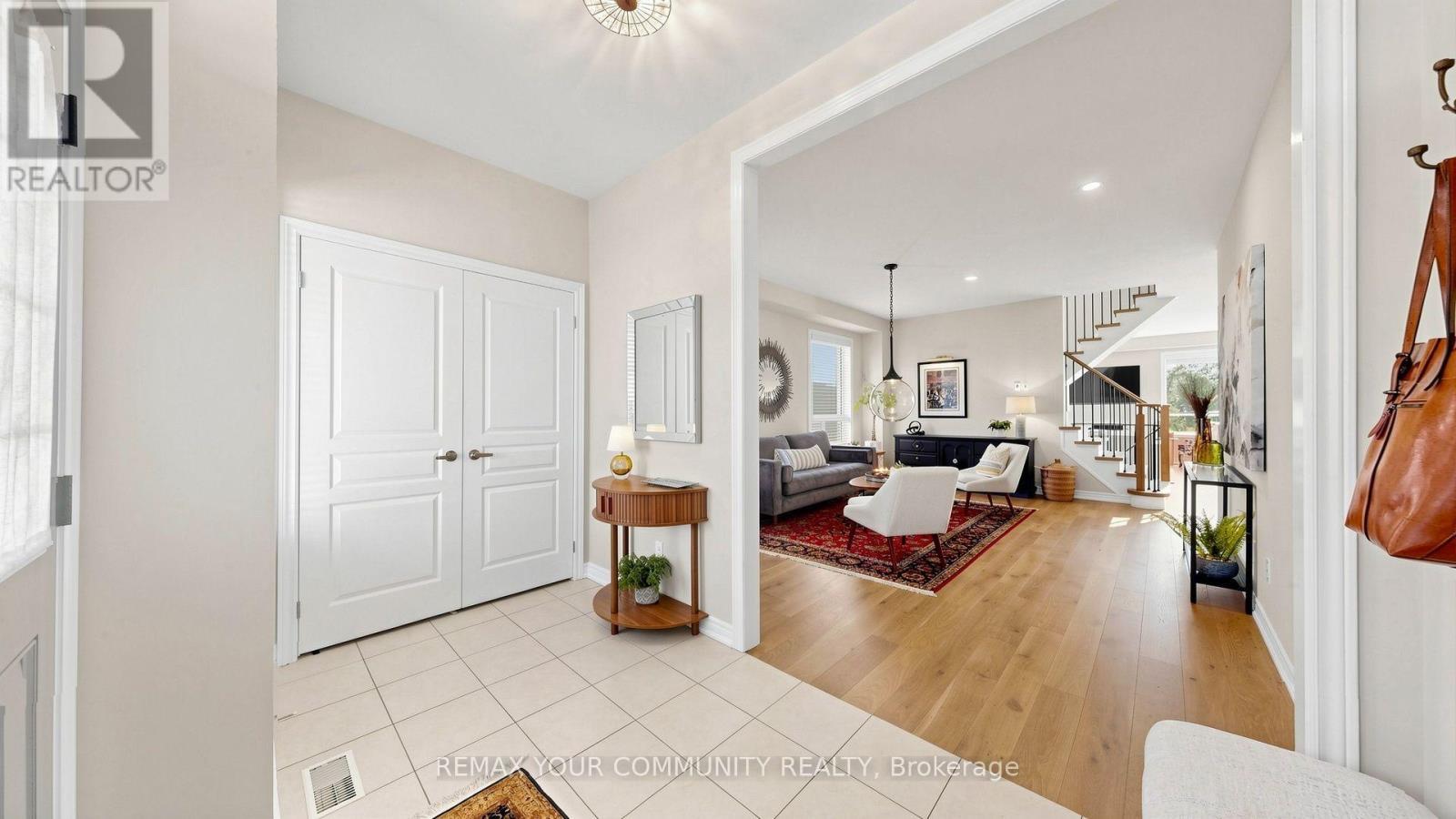 92 Lampkin Street, Georgina, ON