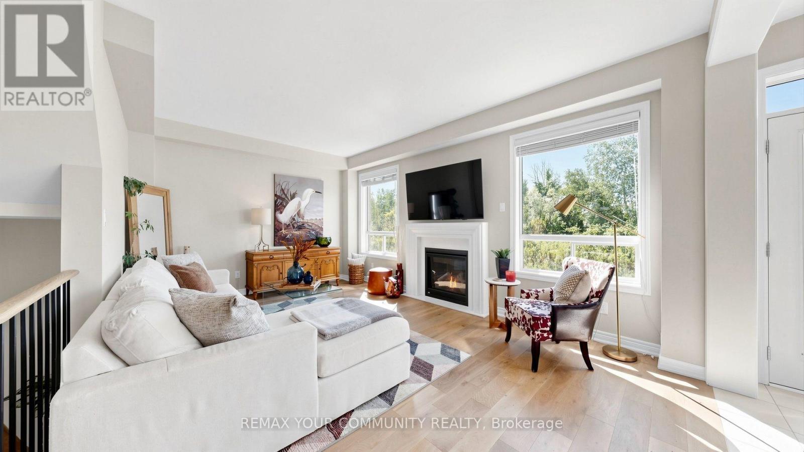 92 Lampkin Street, Georgina, ON