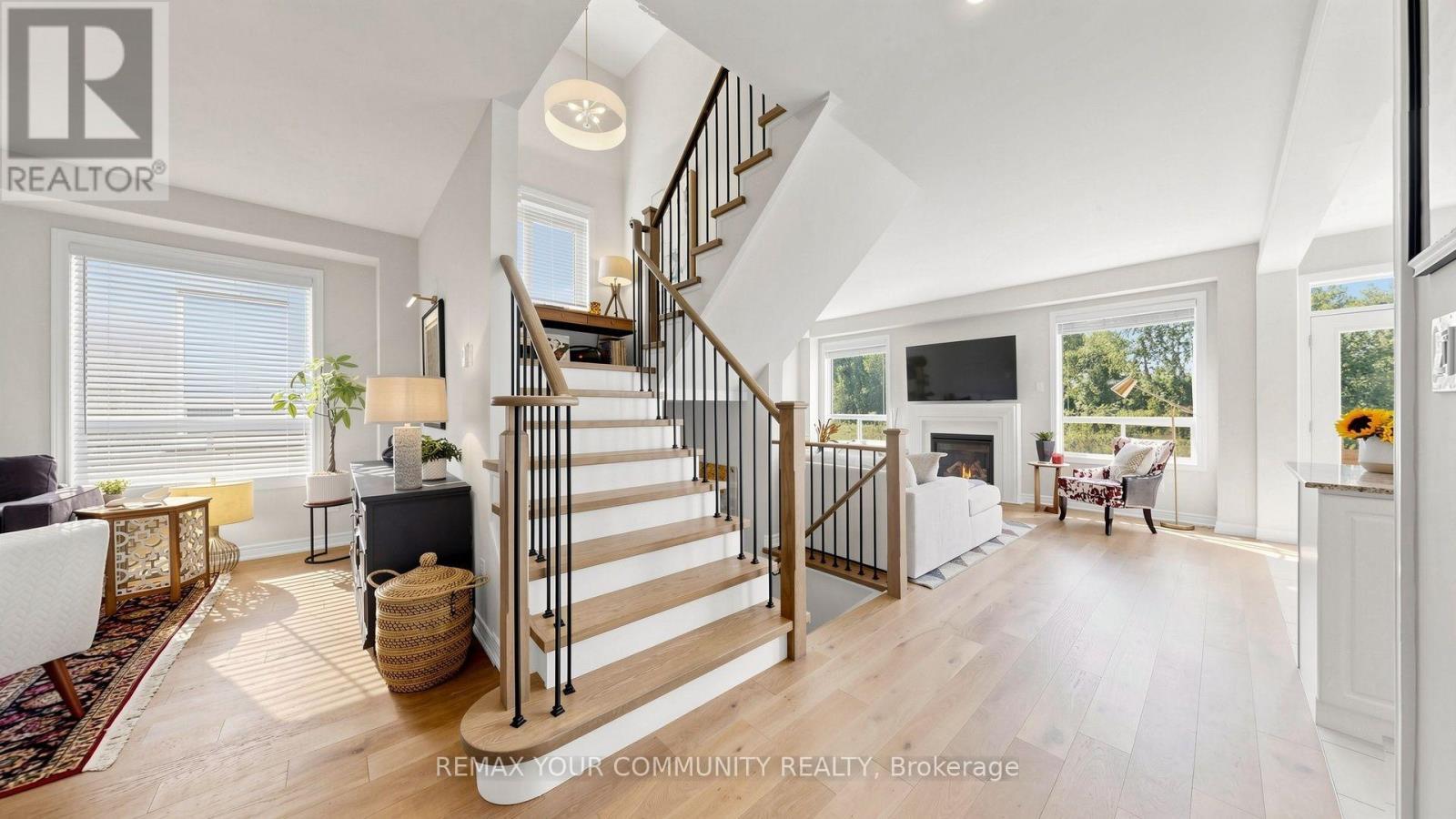 92 Lampkin Street, Georgina, ON