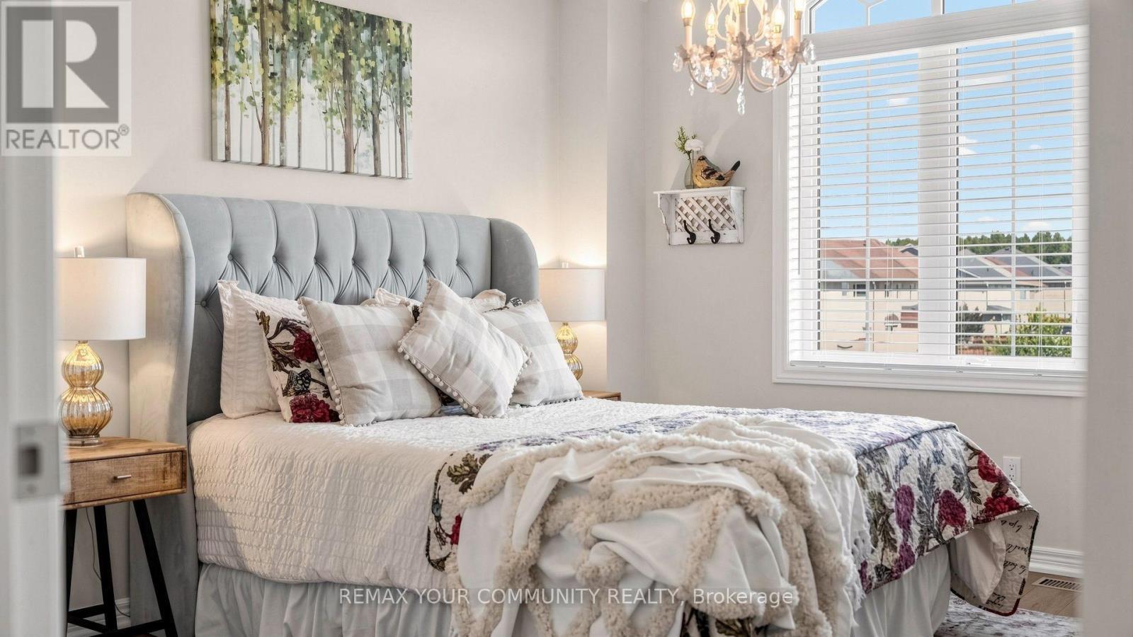 92 Lampkin Street, Georgina, ON