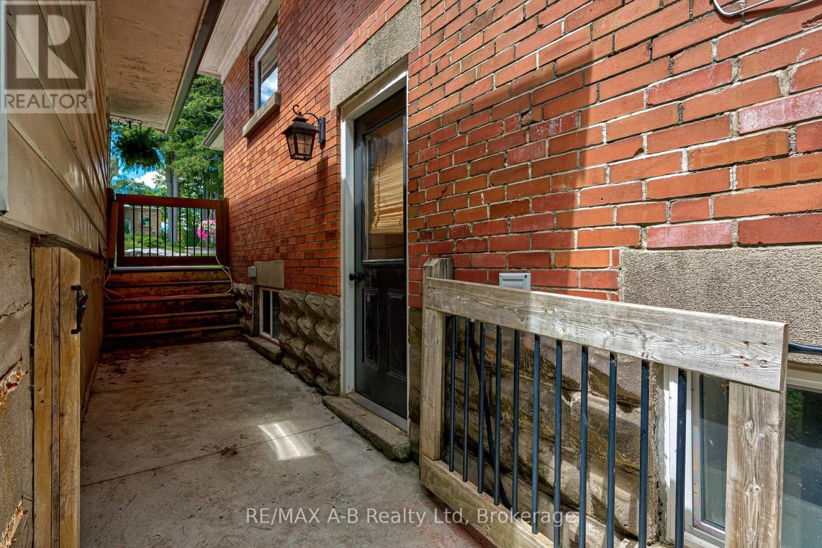 77 Blanshard Street, West Perth (Mitchell), ON