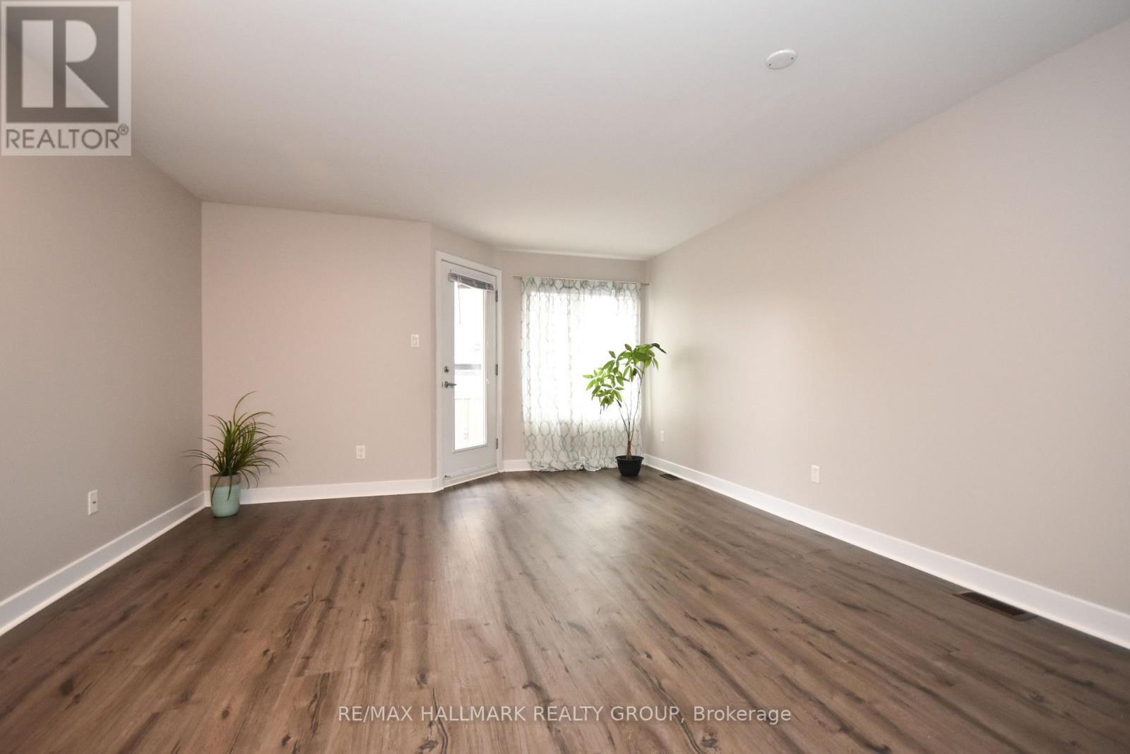 D - 4528 Innes Road, Ottawa, ON