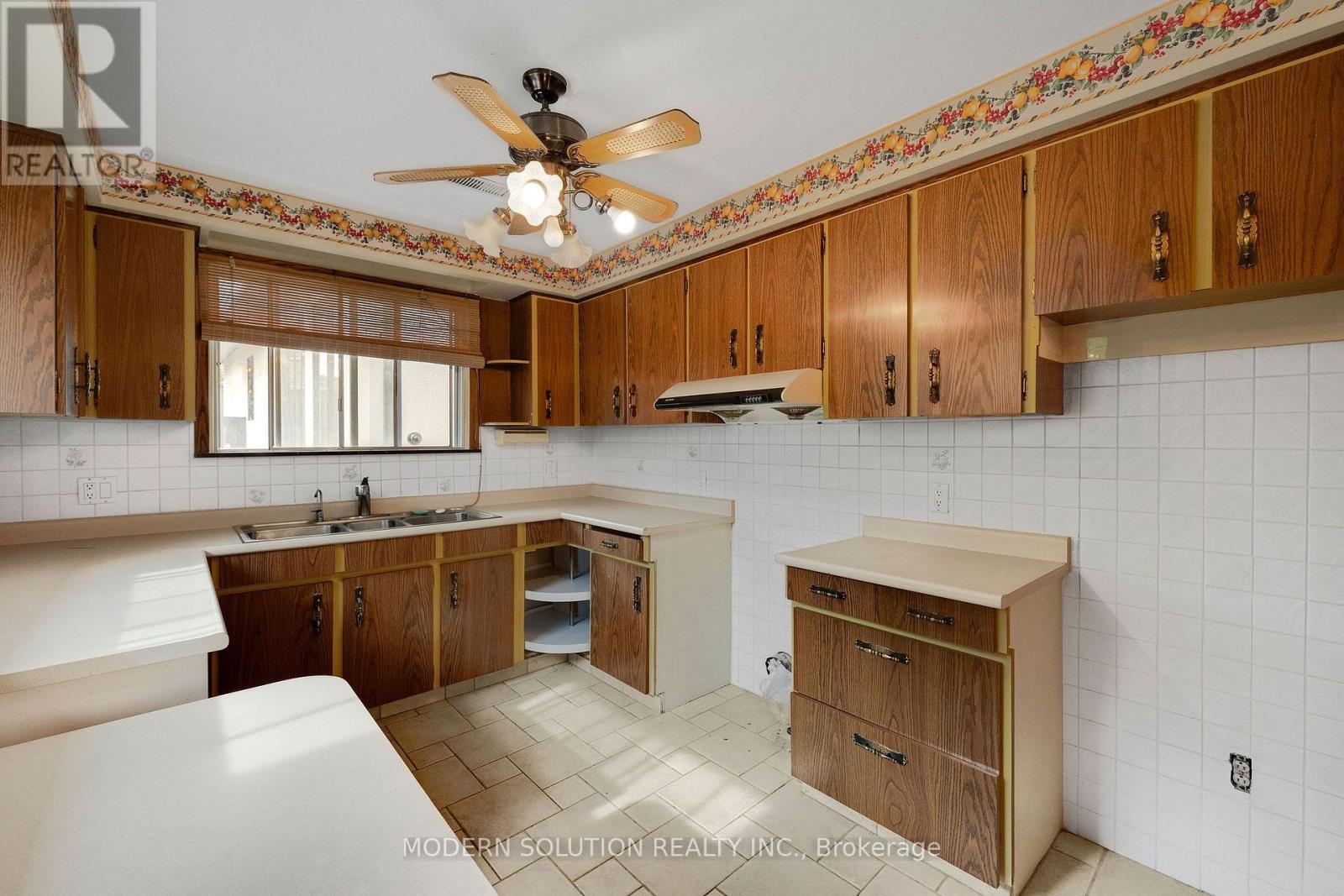 114 Elmcrest Road, Toronto, ON
