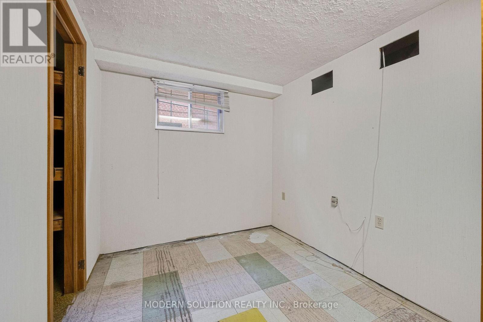 114 Elmcrest Road, Toronto, ON