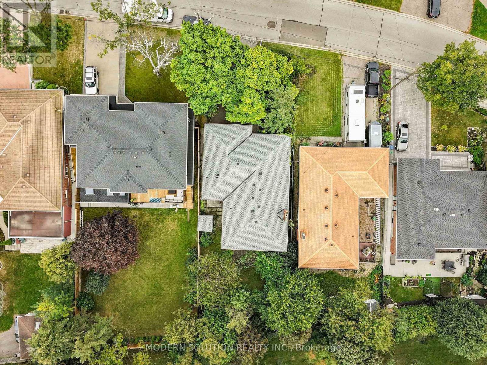 114 Elmcrest Road, Toronto, ON