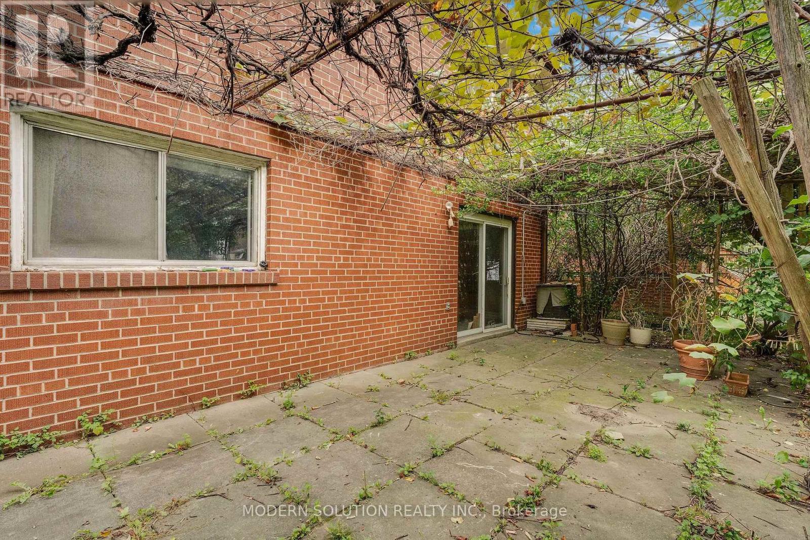 114 Elmcrest Road, Toronto, ON