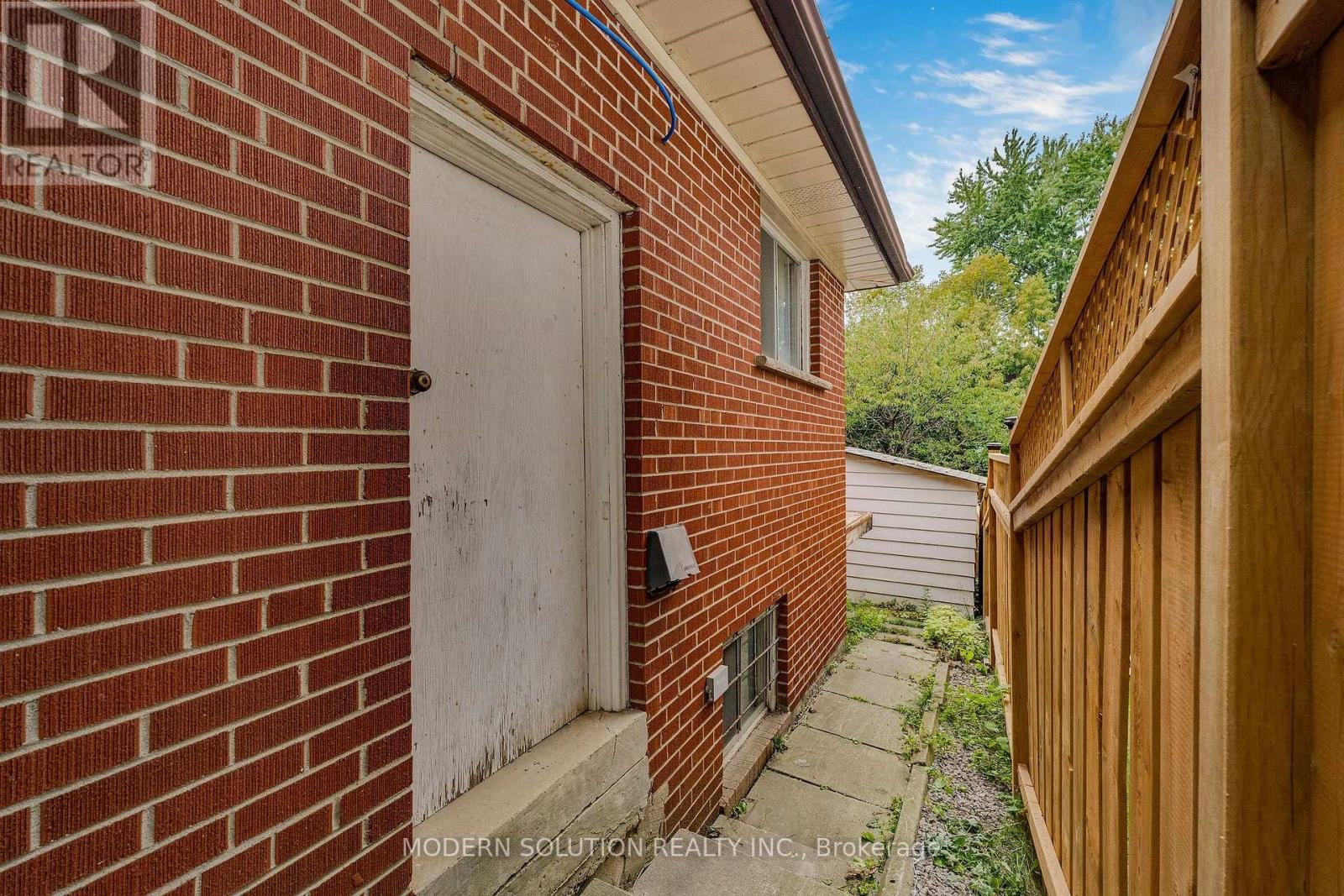 114 Elmcrest Road, Toronto, ON