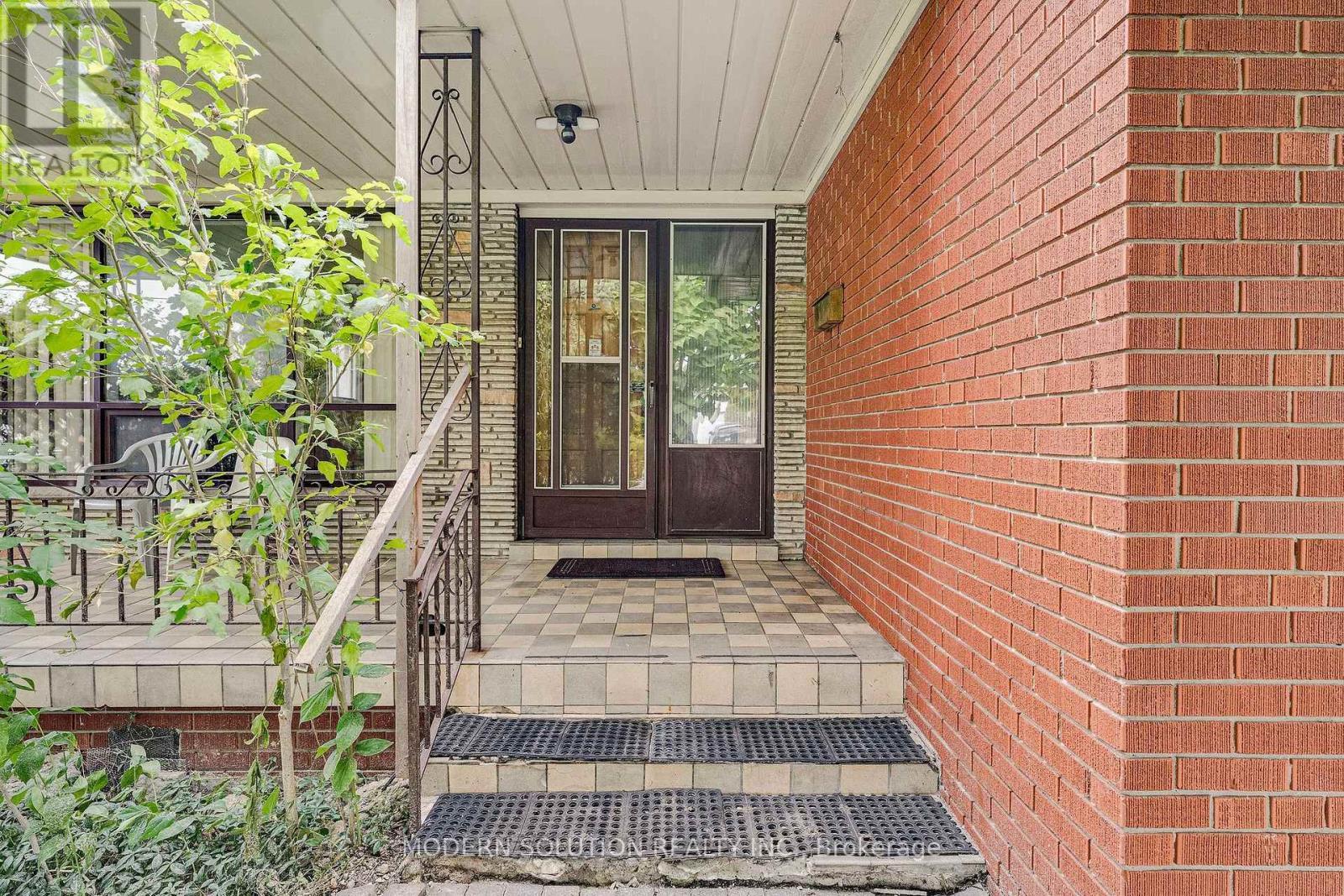 114 Elmcrest Road, Toronto, ON