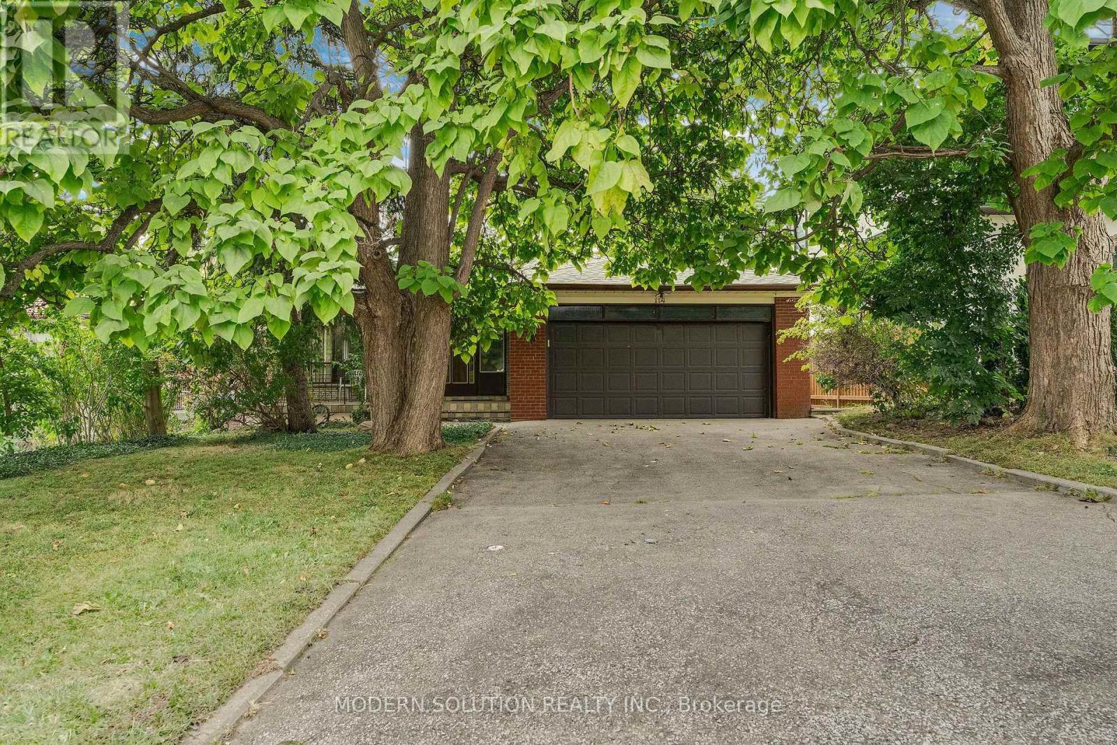 114 Elmcrest Road, Toronto, ON